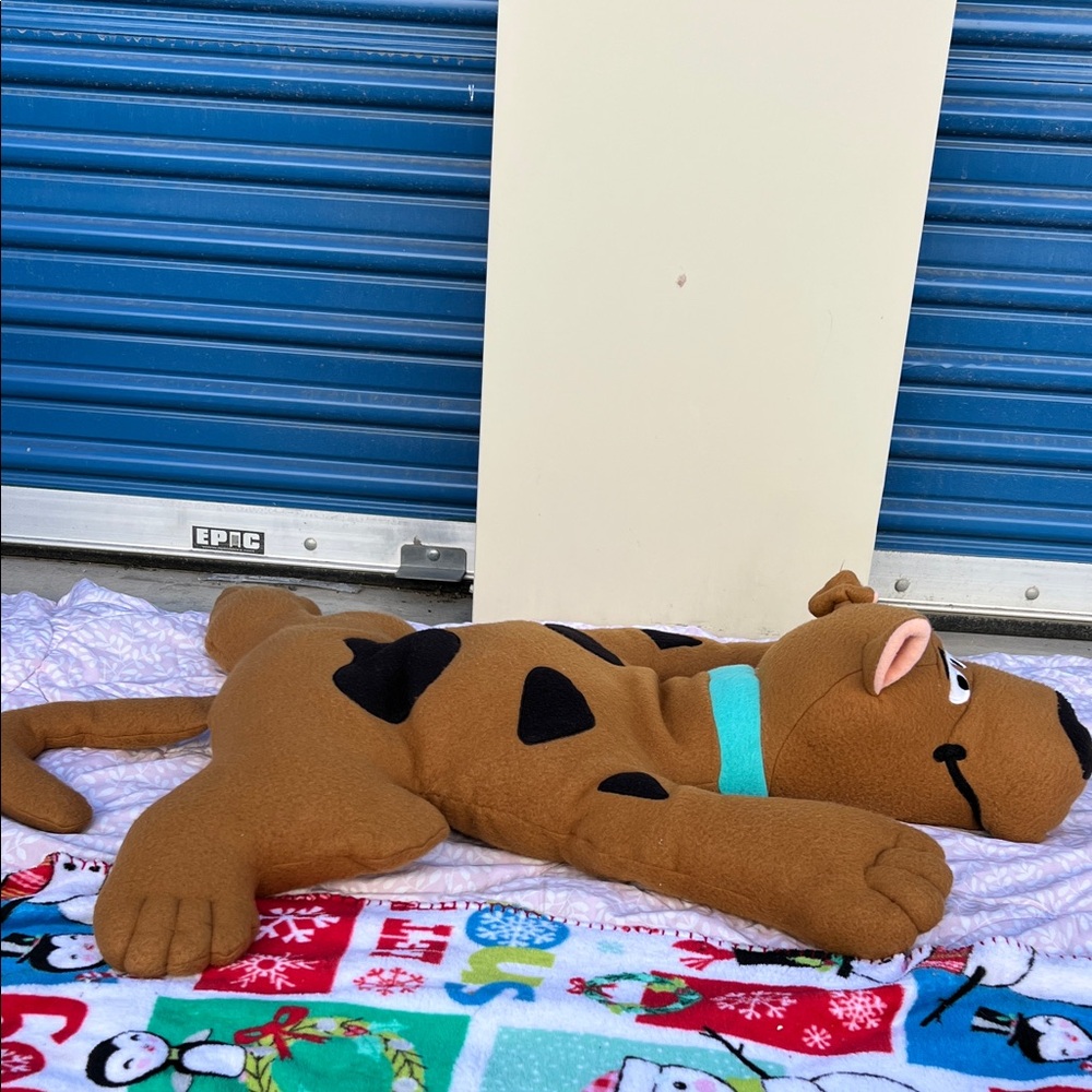 #80 large laying down scooby doo Plush Dog Toy with Blue Collar